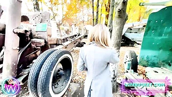 Любительская жена с большим клитором кончается внутрь в домашнем порно