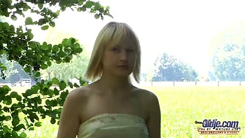 Verführerische Blonde MILF Hardcore Amateur Fantasien