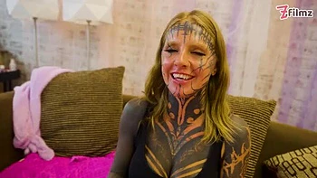 Татуированные девки с оргазмом и двойным проникновением