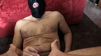 Jüdische Stiefmutter Susan dominiert Soldat mit behaarter Fotze & Füßen