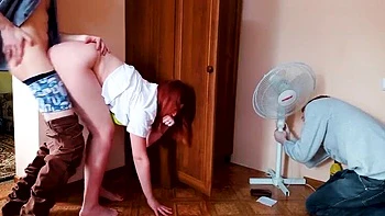 Esposa pelirroja amateur con culo grande y marido cornudo