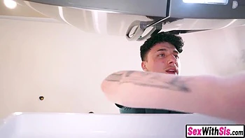 Stiefbruder fickt rote Stiefschwester hart - Jessica Marie