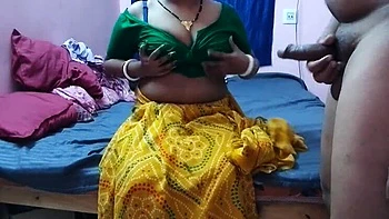 Indische Tante Shraddha wird hart doggy gefickt