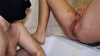 Lavement anal de ma femme et baise anale hardcore