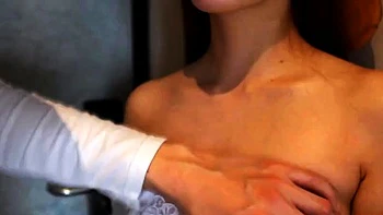 Sakura japonaise se fait baiser hardcore