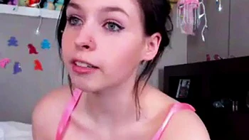 Allein mit Dildo und Pissen spielen