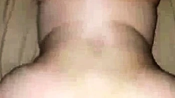 Куколд снимает жену, трахающуюся в позе наездницы с мулатом