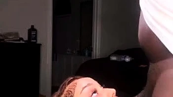 Sevyn Janae bläst und wird interracial doggy gefickt