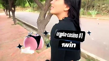 Latino jovem fode desconhecida em troca de hospedagem