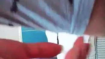 Asiatische Amateurin saugt hart den Schwanz