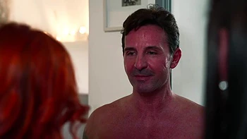 Milf em ménage com capitão difícil