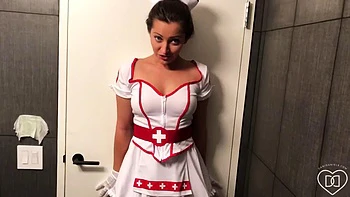 Infirmière baiseuse suceuse amateur