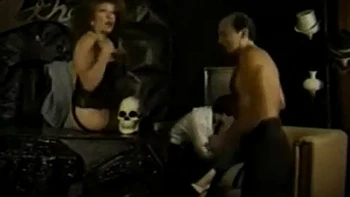 Retro boquete, montada e cachorrinho fodendo