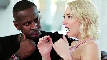 Trillium chupa, monta y folla duro en perrito