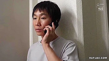 Japanisches Teen wird geil auf die schüchterne Schwester meiner Freundin