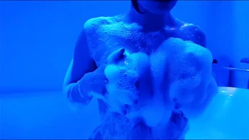 Busenwunder unter der Dusche: Solo Stripchat Fetisch