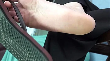 Любительская фетиш-сессия с ножками