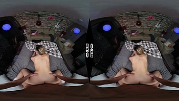 Blonde Milf-Pornostar wird in VR gefickt