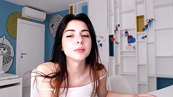 Brunette amadora provoca na webcam