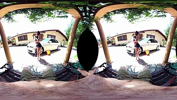 Lava autos con tetas grandes: blowjob y cowgirl