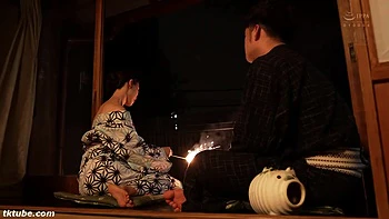 Coroa assiste a vadia sendo fodida forte em HD