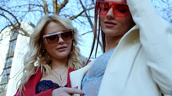 Stella, Lika und Mike im harten FFM Dreier mit Toys