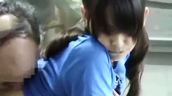 Sie machen Blowjobs und baden zusammen wie nichts