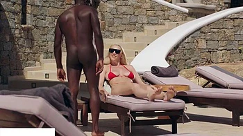 Interracial Girls: Blowjob, Doggy und Cowgirl Fick