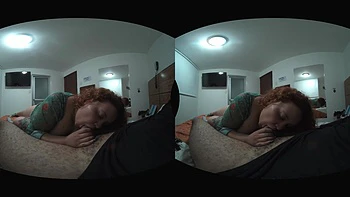 Домашняя колумбийка сосет два хуя