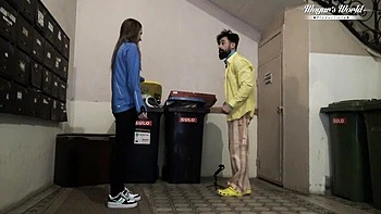 Tattooierte Brünette Mugur und Lili blasen und ficken hart