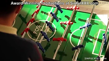 Cita doble salvaje: Lovita, Antonia, Sam y Adam follan y chupan