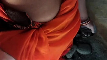 Bhabhi indienne pulpeuse baisée dur en extérieur - sexe brutal de femme desi