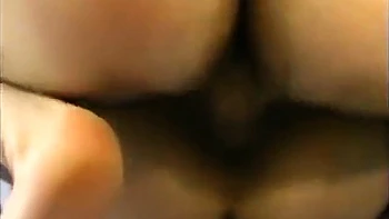 Дедки приходят к другу и жестко трахают его жену в большой зад