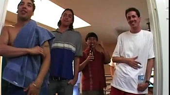 Blonde gros cul double pénétration et anal en missionnaire