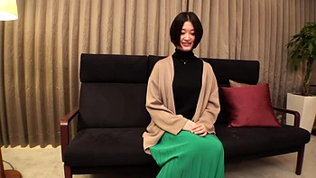 Невинная брюнетка азиатка в грязном сексе