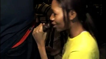 Чернокожая любительница скачет на парне в кэмс