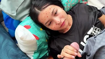 Возбужденная сводная сестра Сара Кей получает жесткий анал и кончает в рот