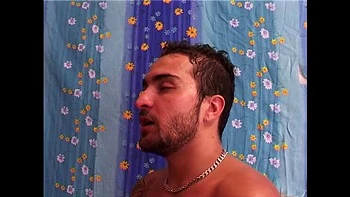 Jovem fodendo velha gorda, lambendo a buceta