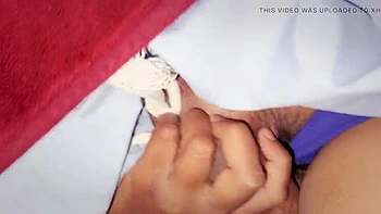 Индийская 18-летняя сестра по папе впервые жестко трахнута в узкую киску