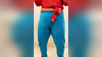 Stepsister BBW desi rebola essa bunda gorda na câmera