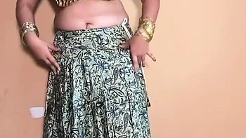 MILF india amateur baila caliente y termina follando