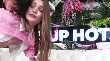 Nade Nasty und Juniper Ren ficken Gesichter und lutschen Schwänze