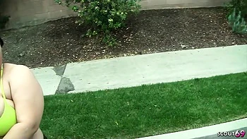 Fette Mexikanerin mit Riesenarsch und Titten fickt interracial