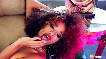 Черная фантазия: минет, жесткий догги и наездница