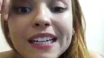 Mina do Insta: amateur, striptease y fetiche morena