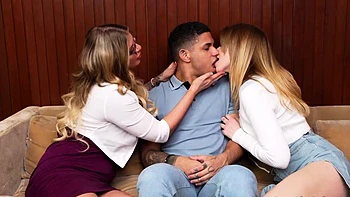 Geile Milf-Ärztin schluckt dicken Schwanz