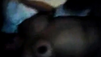 Сингапурская пышка с гигантской грудью в групповой ебле