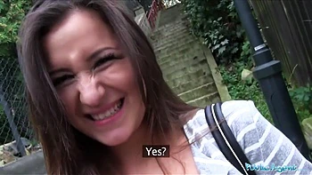 Синди Лоарн и её огромная задница трахаются