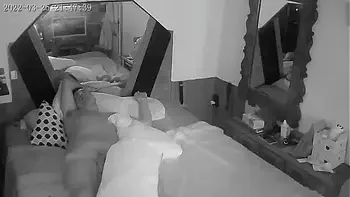 A fazenda !!! Paty ataca peão após a festa e oferece seu rabinho