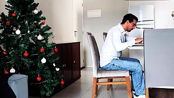 Llamé a mi amigo nerd para contabilidad y me folló